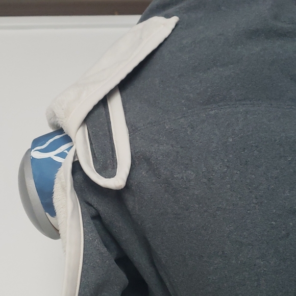 Lululemon fur lined wrap - Picture 5 of 16